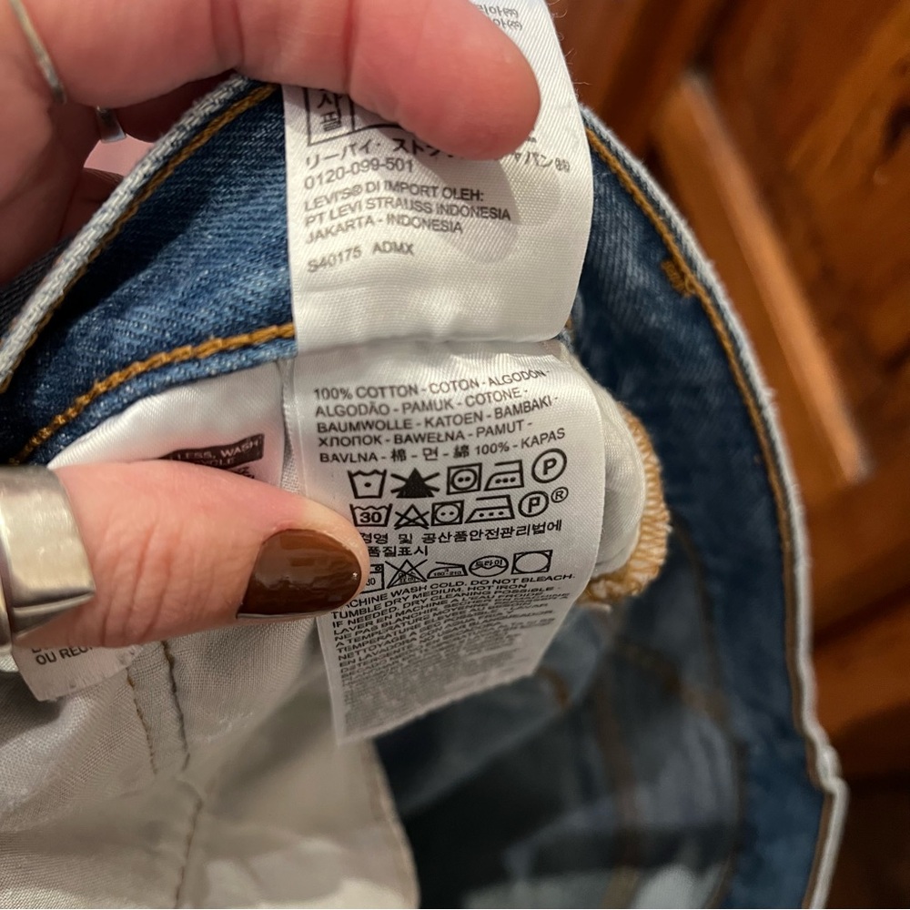 Levi’s 501 Distressed Denim Shorts - Picture 12 of 12